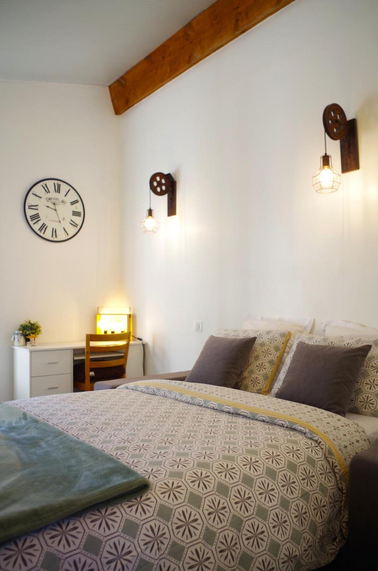 O De Provence Chalet