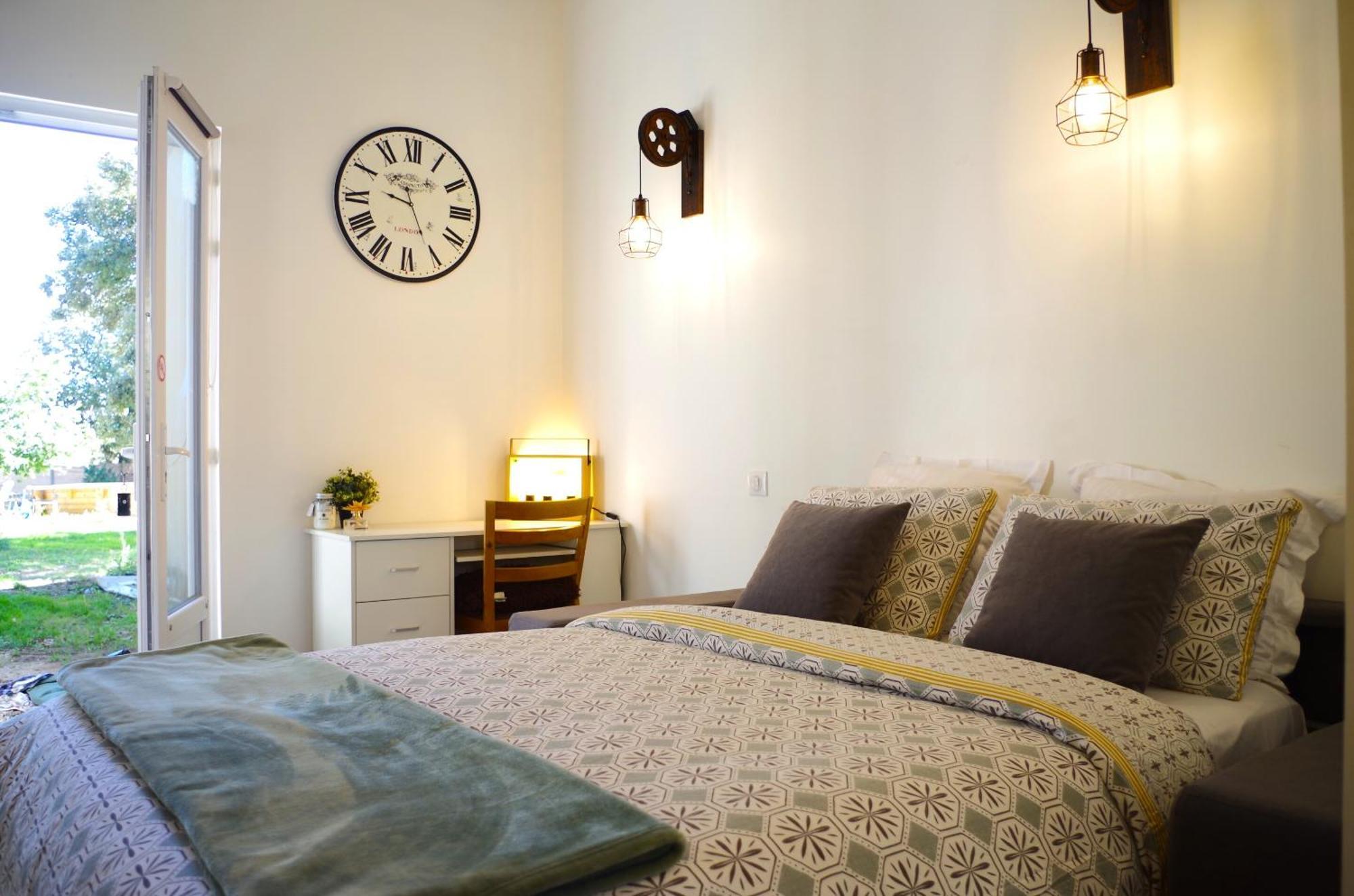 Chalet O De Provence